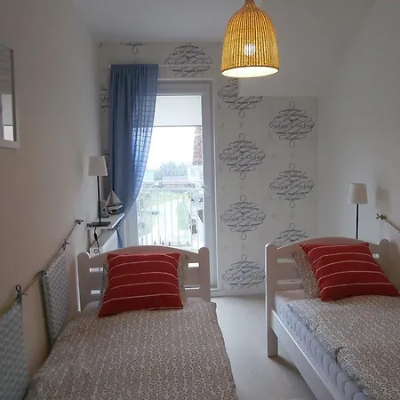 Apartament Przy Plazy 2 * Карвиа